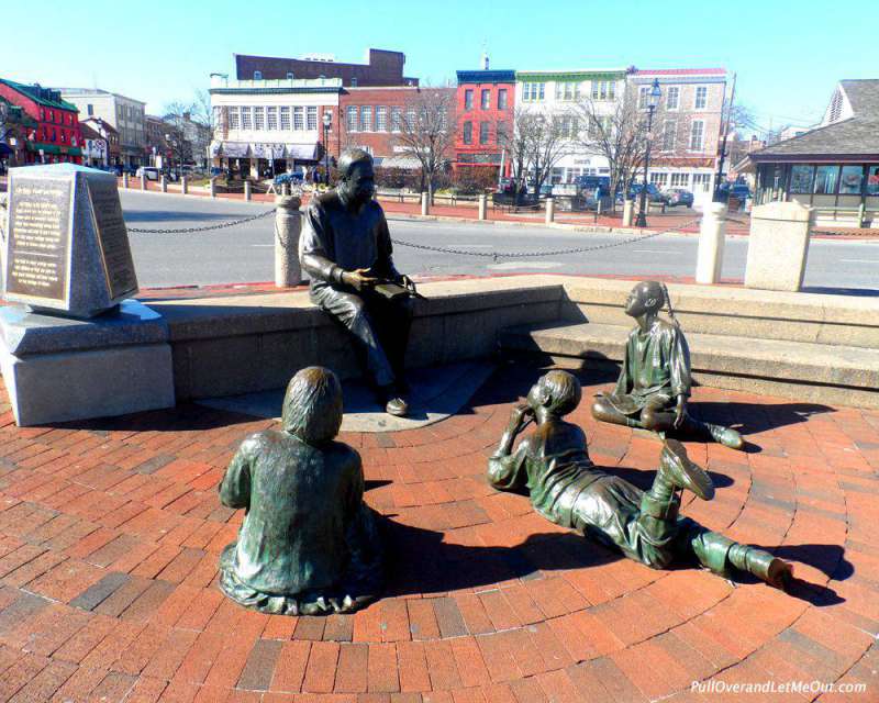 A tribute to Alex Haley - The Alex Haley Memorial.