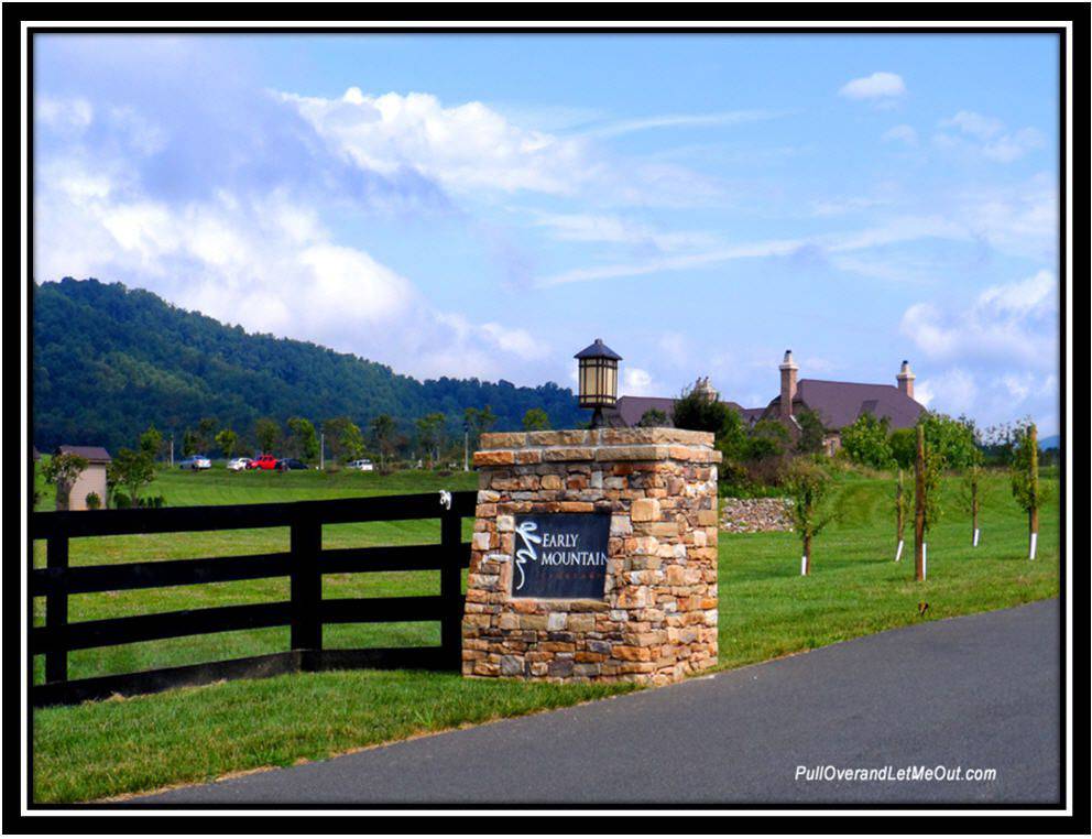 Entrance gate to Early Mountain Vineyards in Madison Virginia