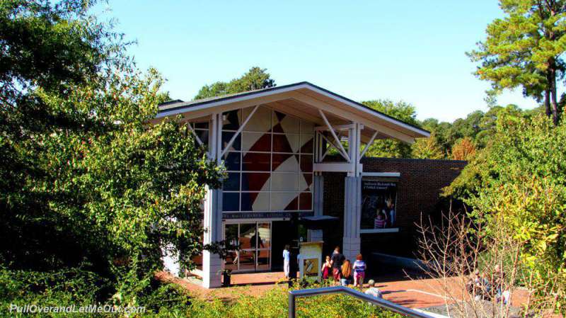 The front of the visitors center at Colonial Williamsburg