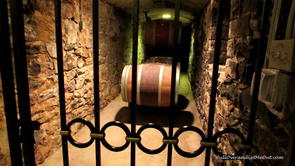 barrels-in-wine-cellar-Bilt