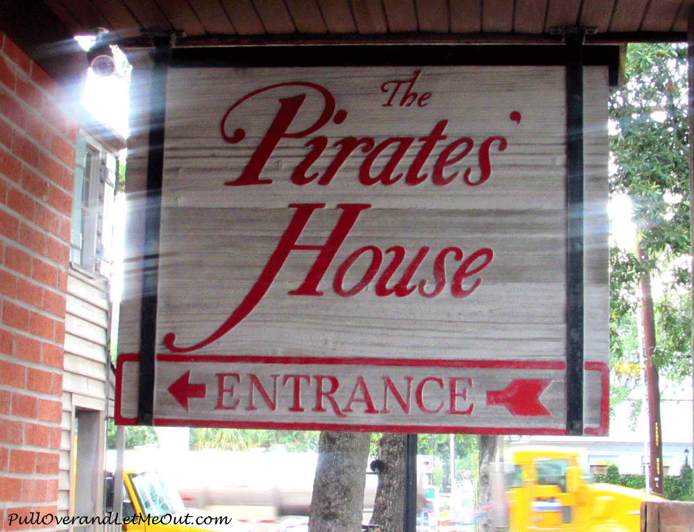 Pirates'-House-sign