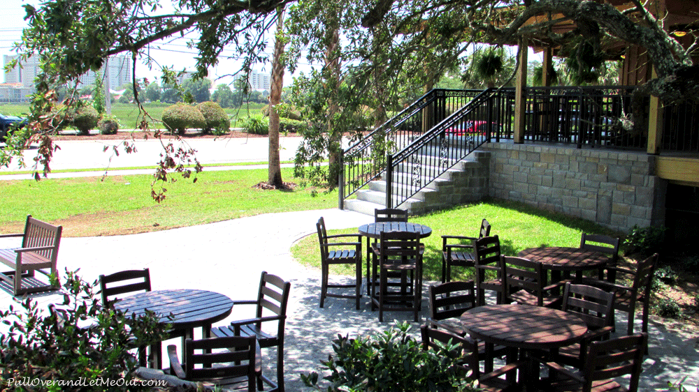 patio-area-at-Duplin-Winery