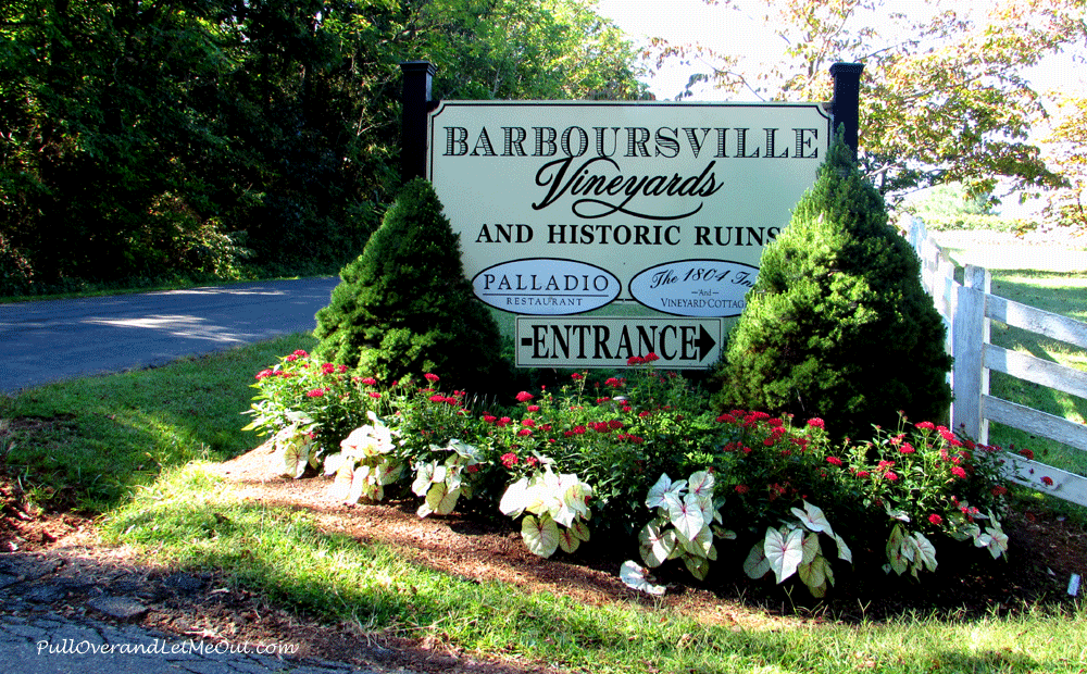 Baroursville-Vineyards-sign