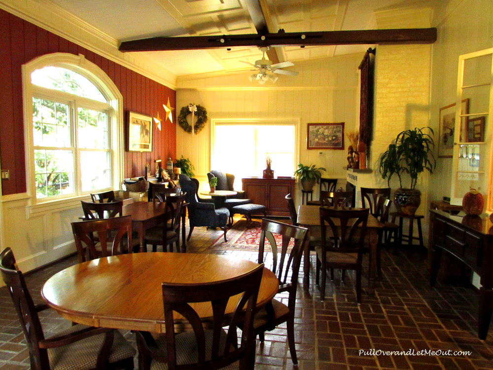 breakfast-area