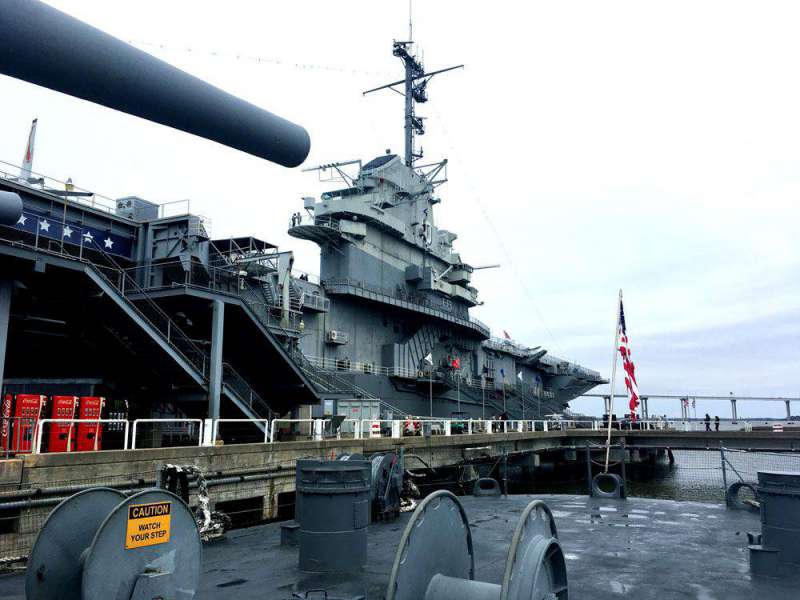 Yorktown-from-the-Laffey