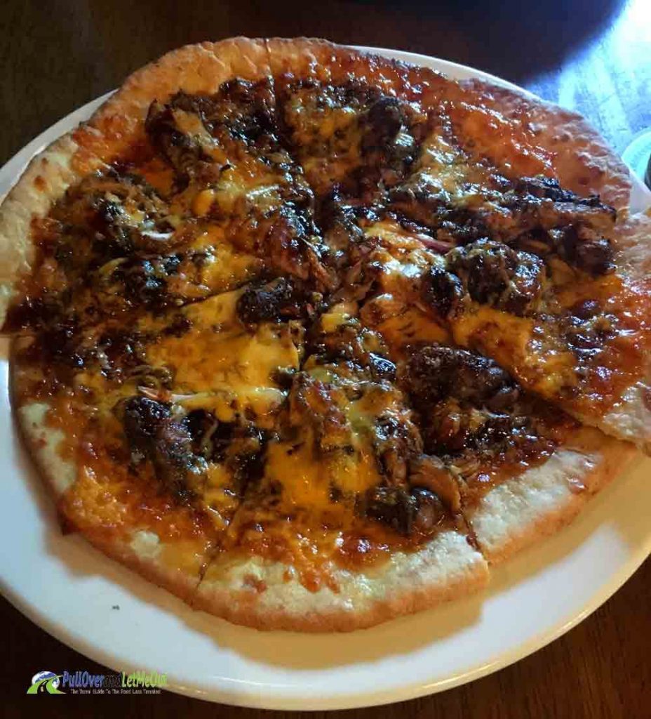 BBQ-Chicken-pizza-Trali Ralegh's Best Pizza PullOverandLetMeOut