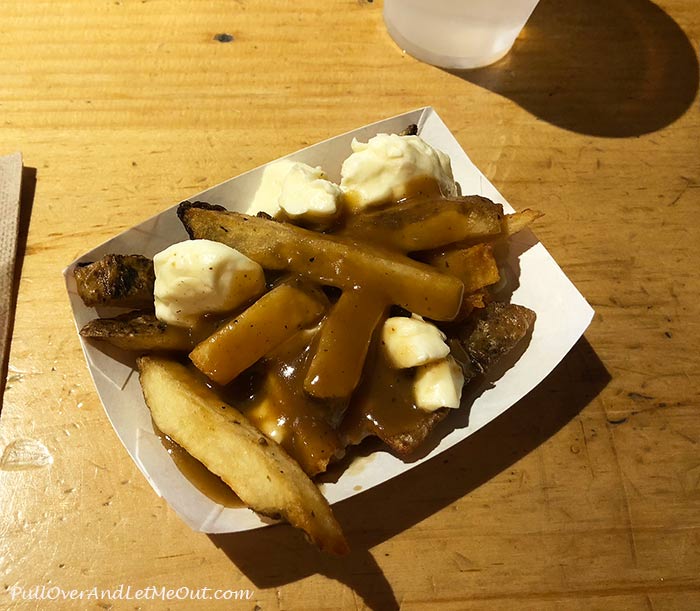 Snack-Bar-St.-Jean-poutine-sample-Quebec-PullOverAndLetMeOut