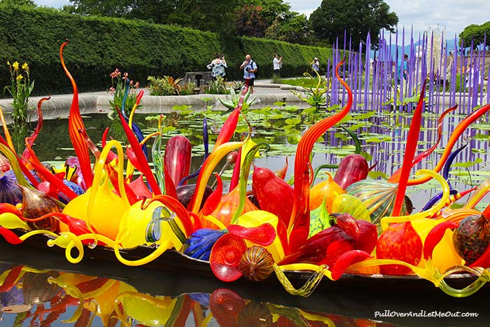 Biltmore-Chihuly-Fiori-Boat-2017 #PullOverAndLetMeOut #ChihulyAtBiltmore #BiltmoreEstate #travel #Asheville #art #glassart #Chihuly 