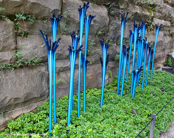 Biltmore-Chihuly-Pergola-Garden-Fiori-PullOverAndLetmeOut