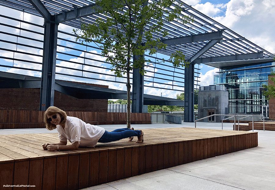 AM-planking-in-Raleigh-Staying-fit-while-traveling-PulloverAndLetMeout