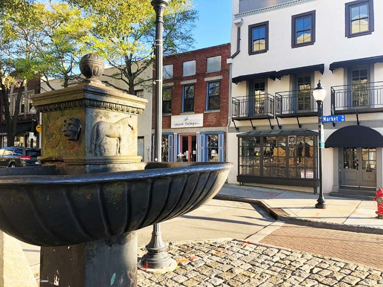 Water-street-fountain-Wilmington-PullOverAndLetMeOut