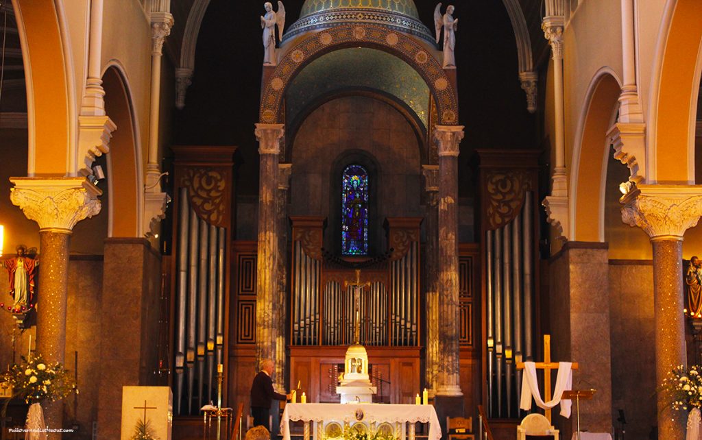 Whitefriars-Church-altar-Dublin-Ireland-PullOverAndLetMeOUt