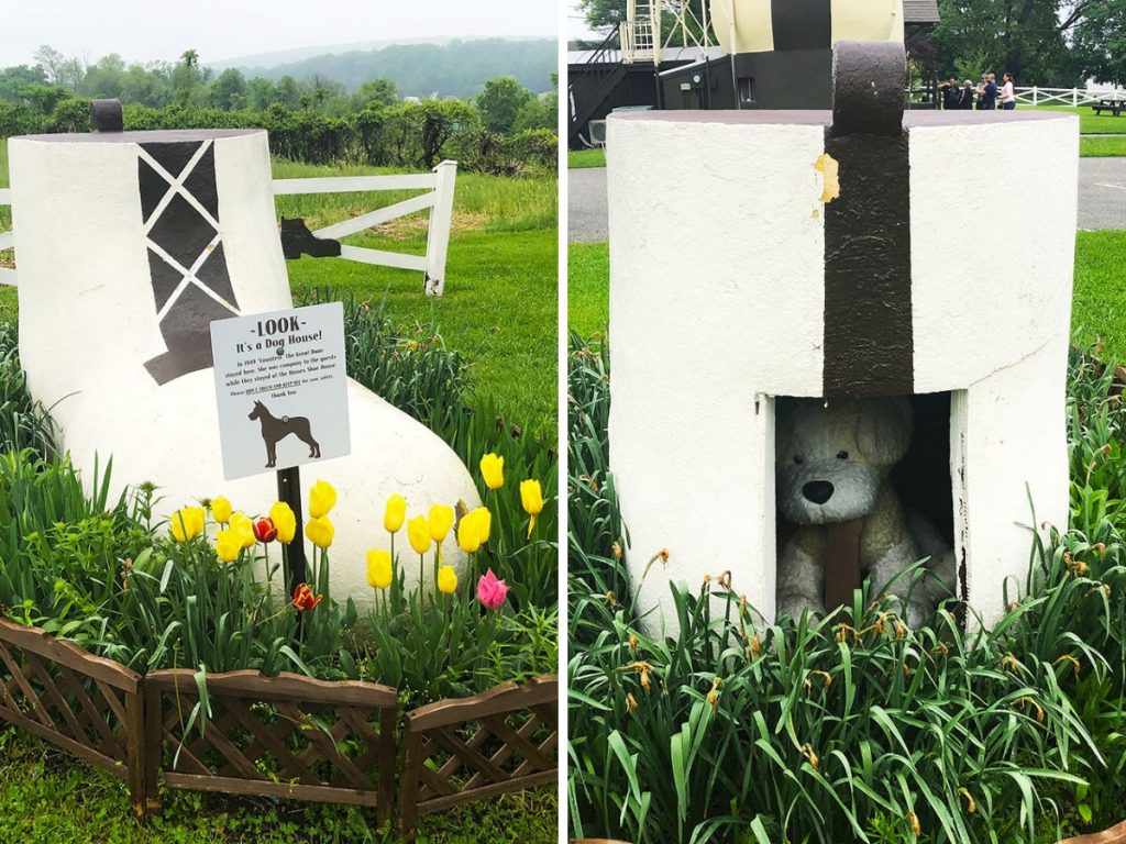 The doghouse at the Haines Shoe House matches the house.