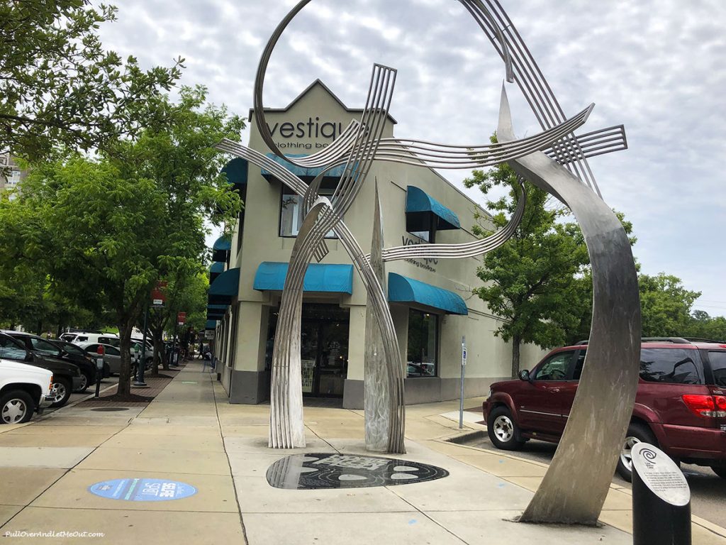 Sculpture dedicated to Hootie & the Blowfish in Columbia, SC