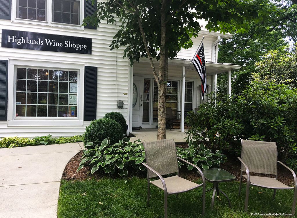 Chairs outside Highlands Wine Shoppe. PullOverAndLetMeOut