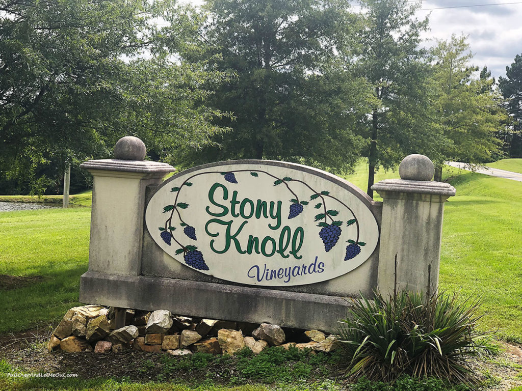 Sign at Stony Knoll Vineyards