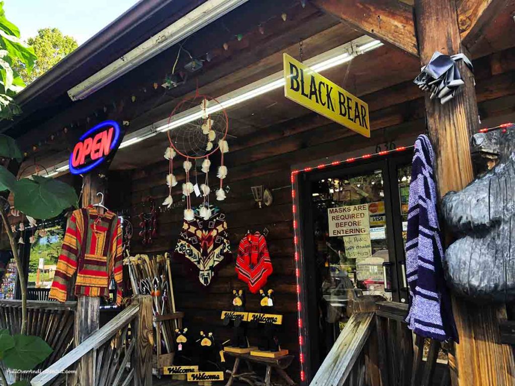 Black Bear shop in Cherokee, NC PullOverAndLetMeOut