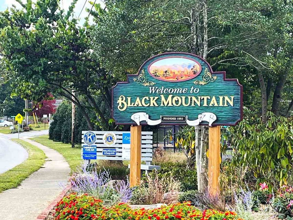 Black Mountain sign