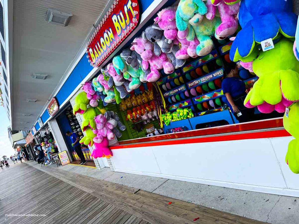 arcade with teddy bears at a boardwalk