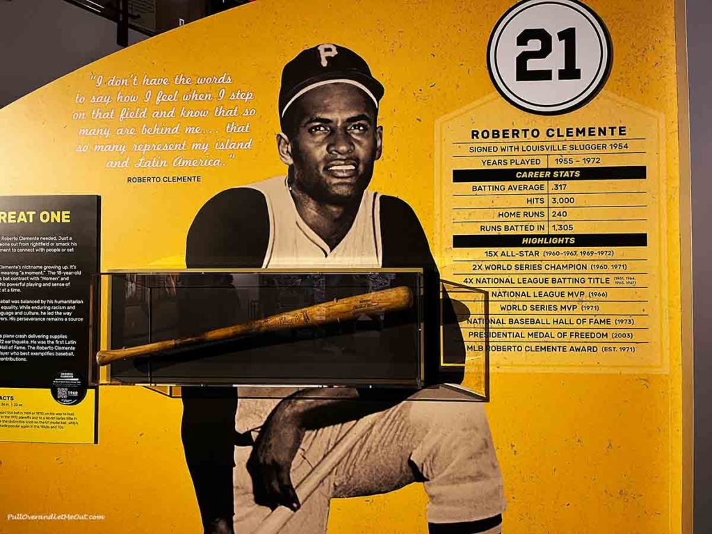 a picture of Roberto Clemente