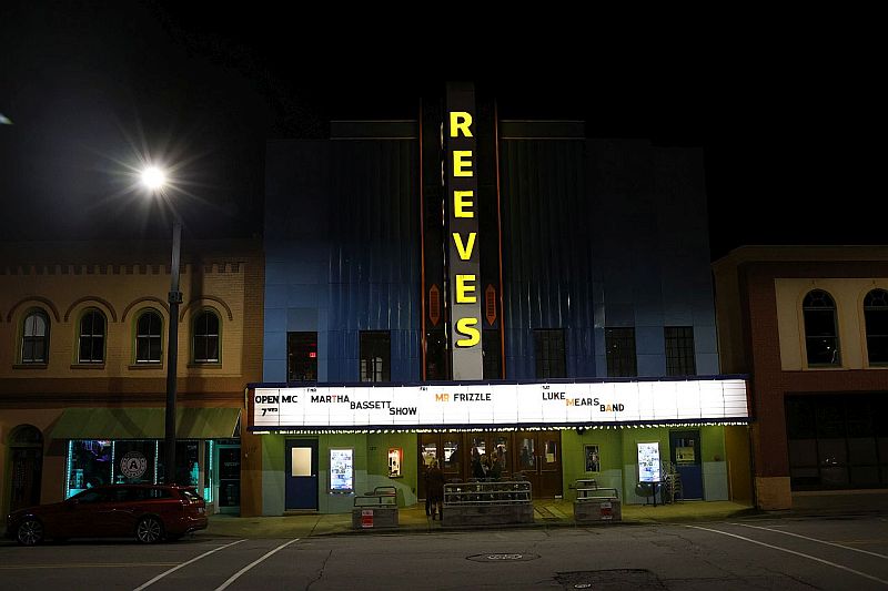 an art deco theater called Reeves