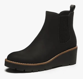 a black ladies Chelsea boot