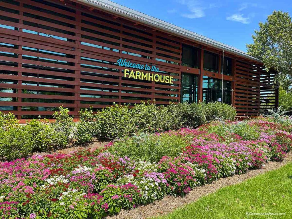 the exterior of the Farmhouse Cafe in Wendell NC