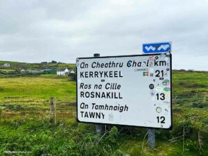 an Irish road sign